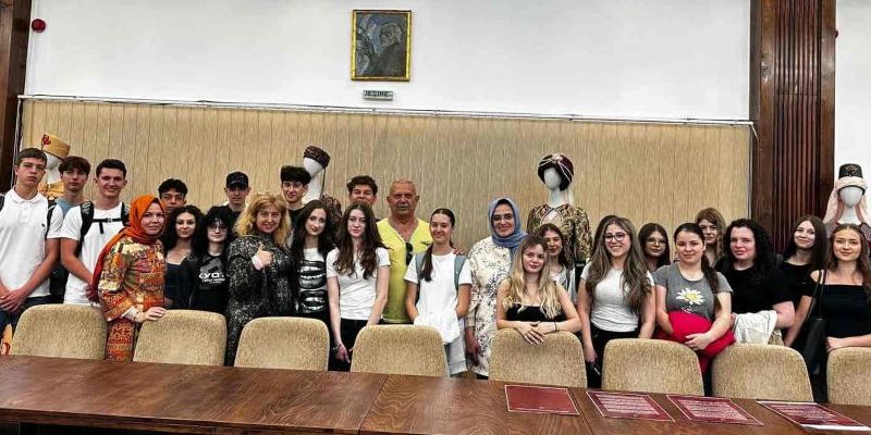 Expoziția costumelor imperiale otomane, prezentată pentru prima dată în afara Turciei la Cluj-Napoca Expoziția costumelor imperiale otomane, prezentată pentru prima dată în afara Turciei la Cluj-Napoca